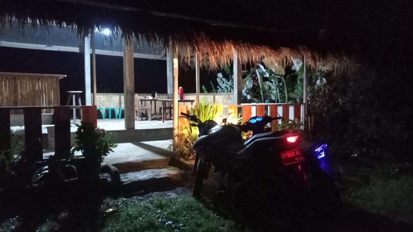 Bayan Exotic Homestay Senaru Ngoại thất bức ảnh
