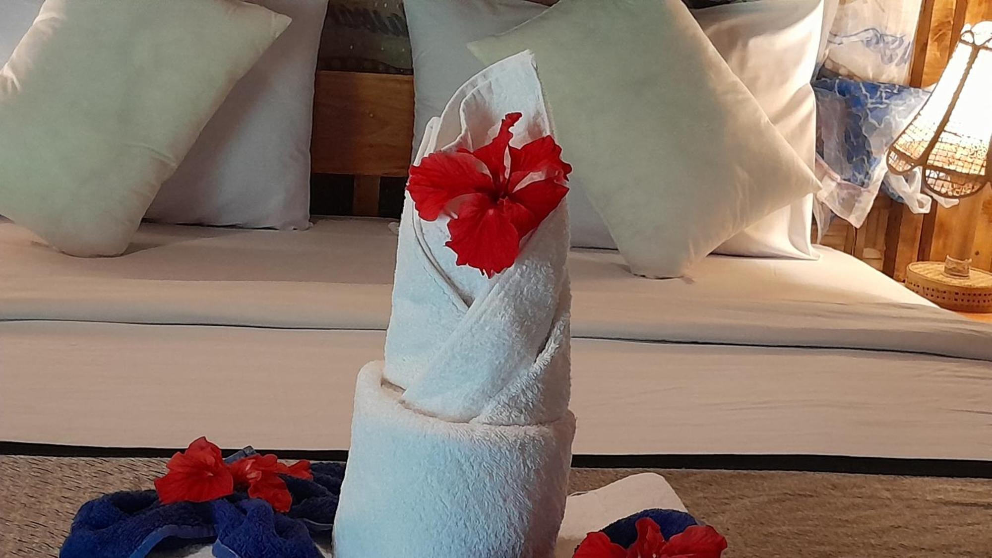 Bayan Exotic Homestay Senaru Ngoại thất bức ảnh